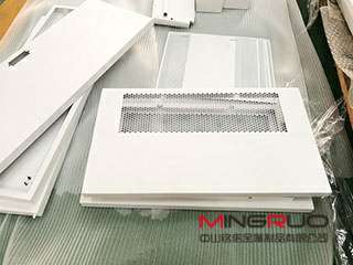 做钣金机箱要考虑的一些问题_兰州冯岩国际物流有限公司