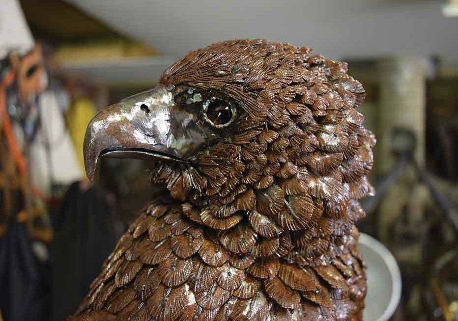 全球钣金新闻-金属制造狂：焊工制作动物的金属钣金-兰州冯岩国际物流有限公司