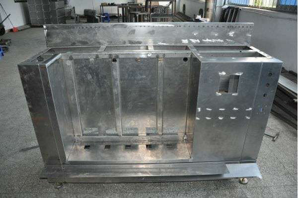 浅谈钣金加工的优势-兰州冯岩国际物流有限公司