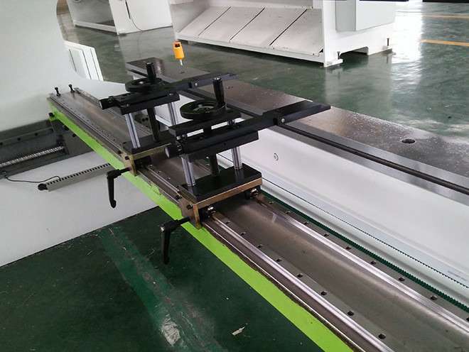 介绍钣金加工数控折弯机技巧-兰州冯岩国际物流有限公司